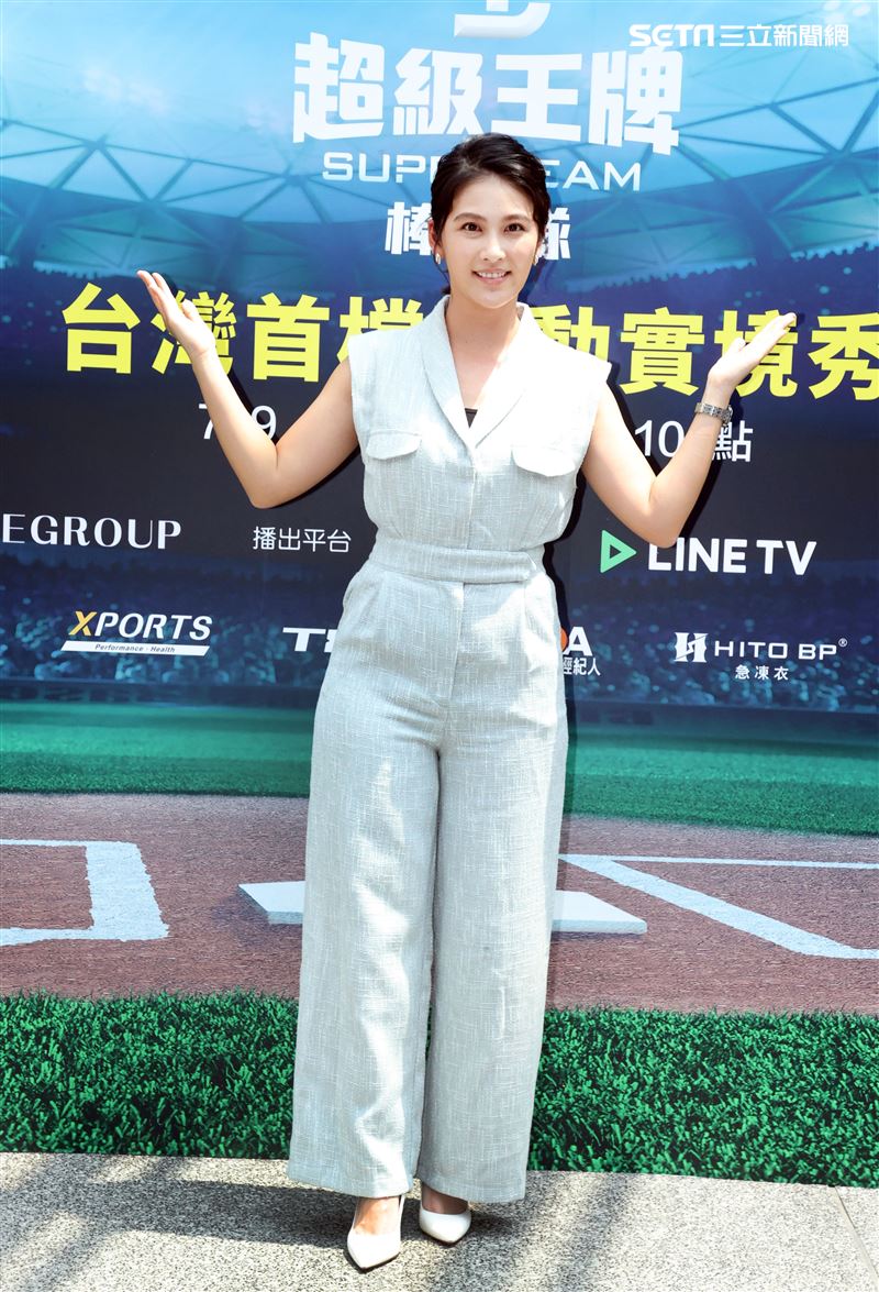 卓君澤（主播）出席體育實境秀「超級王牌棒球隊」首映會。（記者邱榮吉/攝影）