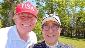 川普發聲：安倍是我真正的朋友！3年前「燦笑自拍照」曝光▲（圖／翻攝自安倍晉三推特）