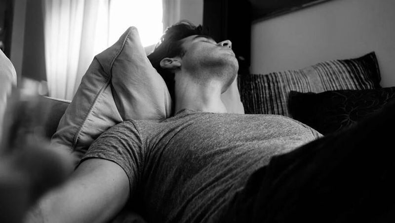 男生的枕頭　為什麼總是那麼黃？