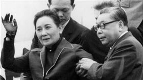 蔣經國和宋美齡早年是「面和心不和」。（圖／翻攝自百度百科）