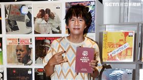 王宏恩發行最新族語創作專輯「一起我們」。（記者邱榮吉/攝影）