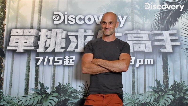 寧可吃蟲蟲？野外求生高手超怕臭豆腐