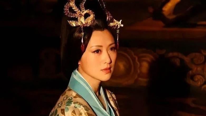 漢武帝看了一眼愛妃！太美了：處決吧