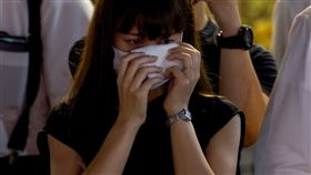 日本民眾獻花追悼安倍晉三激動落淚，圖／路透社／達志影像