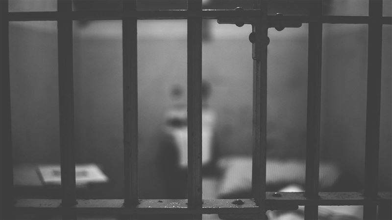 乾哥法院比YA打卡　律師氣炸：禽獸的孩子