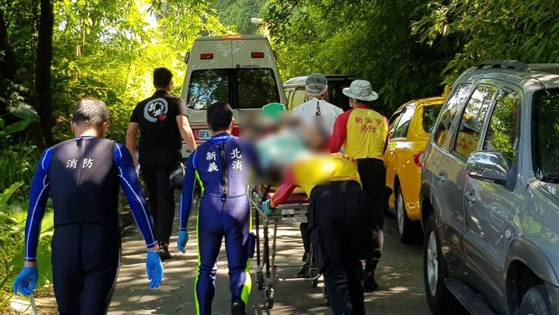 男青潭堰戲水！今尋獲成冰冷遺體