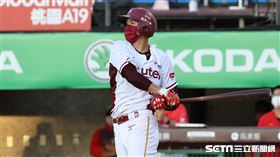 ▲樂天桃猿二壘手林立敲出2分打點安打。（圖／記者劉彥池攝影）