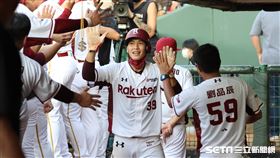 ▲樂天桃猿二壘手林立跑回第3分。（圖／記者劉彥池攝影）