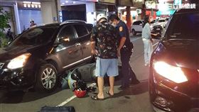 高雄,違停,新興,飲料,車門,俄羅斯籍