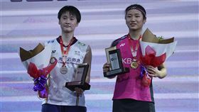 ▲韓國「天才少女」安洗瑩（右）擊敗陳雨菲封后。（圖／美聯社／達志影像）