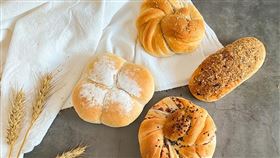 萊爾富無蛋奶麵包,萊爾富提供