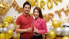 香港天王郭富城昨（26日）迎來56歲的生日，愛妻方媛也特別準備蛋糕慶祝。（圖／翻攝自郭富城微博）