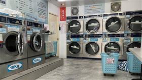 ▲網友表示，他家隔壁30年老透天被買下來，1樓要開自助洗衣店。（示意圖／CTWANT）