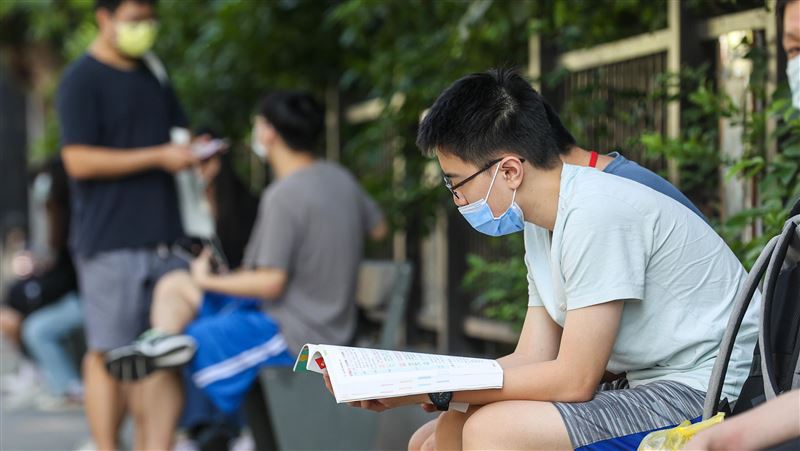 大學繁星、申請名額跌破7萬　創8年來新低