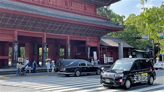 安倍晉三遺體移往增上寺　民眾道別