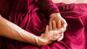 出家,佛珠。PIXABAY