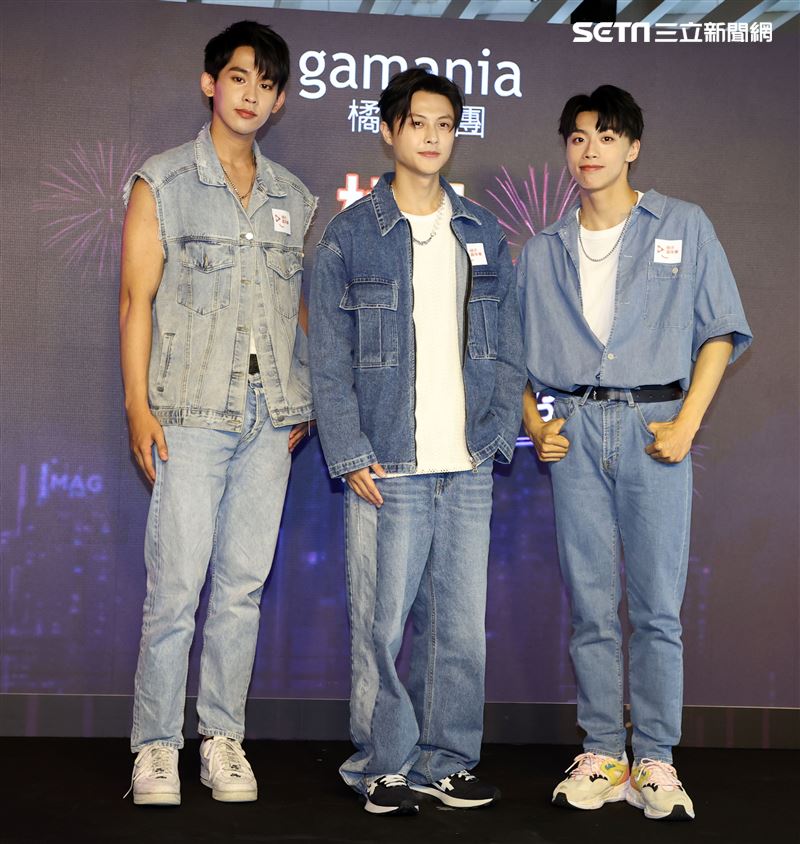 王子、原子少年黃文廷(右一)、陳治廷(左一)出席橘子嘉年華記者會。（記者邱榮吉/攝影）