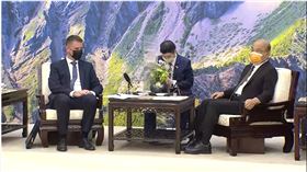 行政院長蘇貞昌今（11）日接見捷克經濟文化辦事處代表朗樂