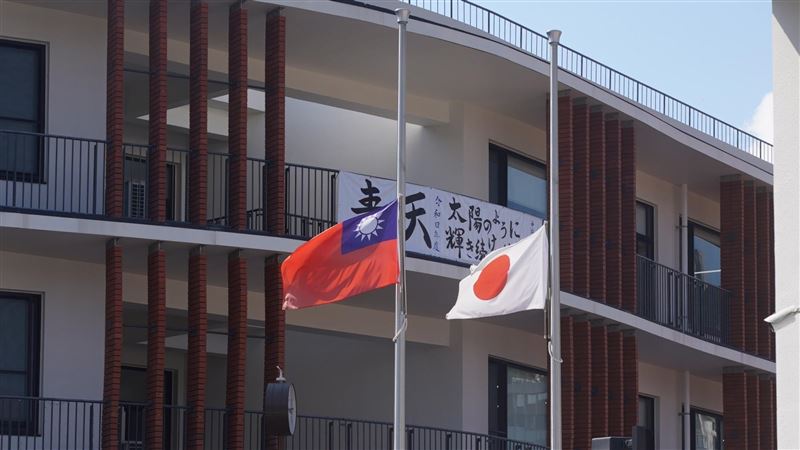 他：這群人到底要拖累國民黨到何時？