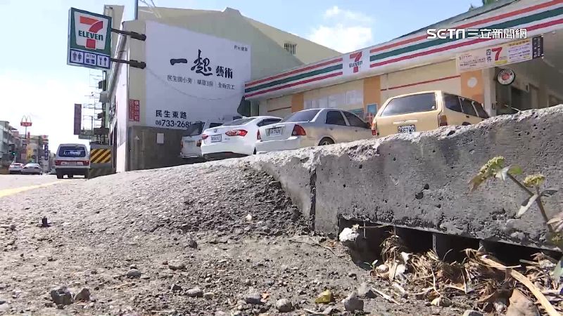 路面高低差害爆胎　民控：2分鐘2台