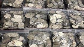 輕鬆存錢！她每個月存一袋零錢　一年後驚呆竟有五位數(圖/翻攝自爆廢公社)