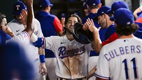 ▲史密斯（Josh H. Smith）跑出場內全壘打。（圖／翻攝自遊騎兵推特）