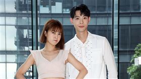 樊光耀、況明潔、連晨翔、大元、謝瓊煖和檢場出席《門當互懟愛上你》記者會。（圖／記者邱榮吉攝影）
