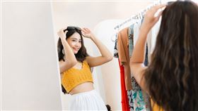 透過《微解封大調查》熱門關鍵字搜尋，「復古墨鏡」等品項搜尋量高。（圖／旋轉拍賣提供）