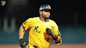 福來喜上一軍首戰就炸裂敲出三分砲。（圖／中信兄弟提供）