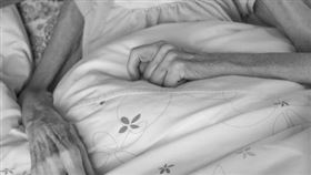 慈航長照,褥瘡,翁廷升,乙等,照顧不當,皮包骨,視訊通話