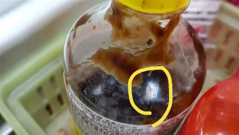 醬料整罐都蟲！老闆拒賠：不是我責任