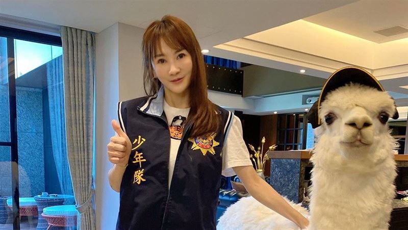 最美女警官開直播　預防青少年壞壞