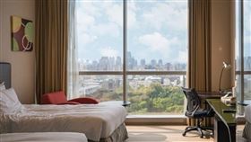 臺中公園智選假日飯店。（圖／翻攝自臺中公園智選假日飯店官方臉書）