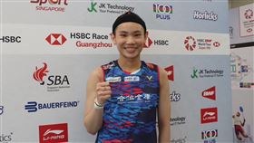 新加坡羽賽晉級次輪  戴資穎：調整狀態盡力去比戴資穎13日在新加坡羽球公開賽首輪擊敗白馭珀，從「台灣內戰」順利出線。戴資穎賽後表示，自己還在調整狀態，「盡量去比」。中央社記者侯姿瑩新加坡攝  111年7月13日