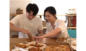 ▲疫情改變大眾的飲食習慣與行為，日常運動量遞減，不小心攝取過多熱量，難兼顧營養（圖／業者提供）