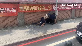 警獲報埋伏逮車手　30萬贓款灑滿地