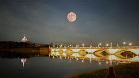 「超級月亮」今晚登場,IG beckhamhong66 提供