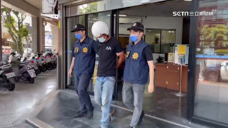 婦包包放在腳踏板　遭歹徒飛車搶劫