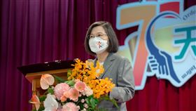 蔡英文總統今（14）日上午前往宜蘭出席「天主教靈醫會來台70週年」慶祝活動。（圖／翻攝蔡英文臉書）