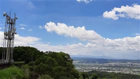 台中上半年PM2.5平均值下降台中市111年上半年空氣品質細懸浮微粒（PM2.5）平均值，每立方公尺較110年同期下降5.9微克，在空氣品質指標不良天數方面也減少，市府將持續執行「藍天白雲計畫」改善空氣品質。（台中市政府提供）中央社記者蘇木春傳真  111年7月2日