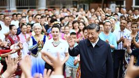 中國國家主席習近平12、13日前往新疆維吾爾自治區的烏魯木齊市、石河子市視察。（圖／翻攝自新華社官網）