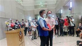 南投康健生物科技4死1重傷破案，縣長林明溱頒發10萬元獎金。（圖／翻攝畫面）