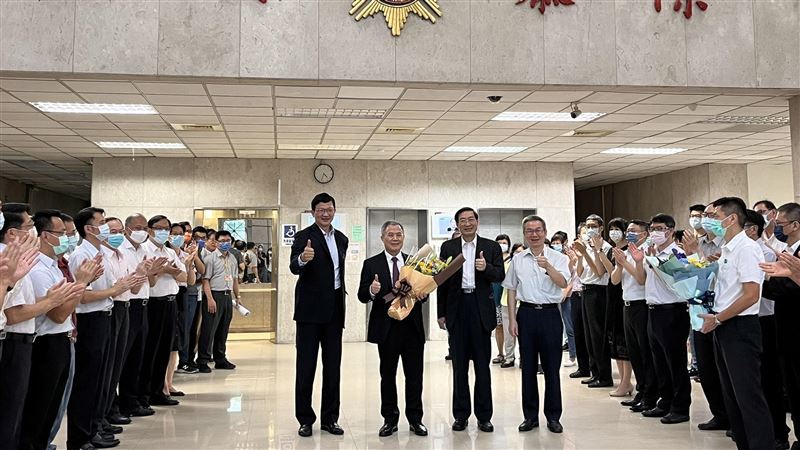 43警職劃句點！刑事局長黃嘉祿退休