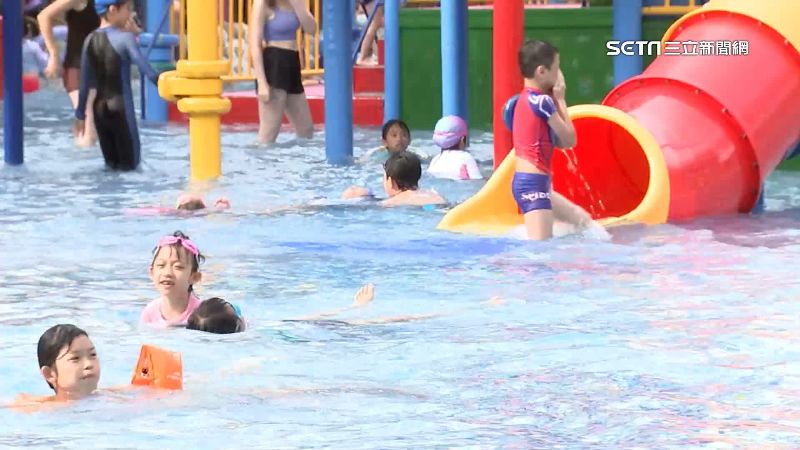 小孩玩水踩到耳針　家長籲勿帶尖銳物