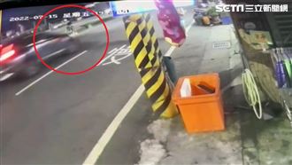 婦跨越馬路遭轎車撞飛　送醫不治