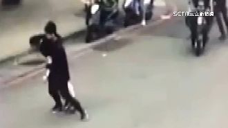 通緝犯遇警心虛逃　被民眾大外割壓制