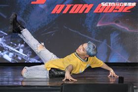 《原子少年》藍弟、李哲言、黃莑茗、唐立杰和呂植宇於演出前接受媒體訪問。（圖／記者楊澍攝影）