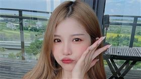 瑀熙火辣北極圈溢出！腰身挖洞全被看光　自曝：有了男朋友