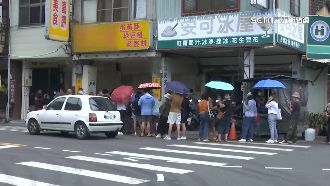 蛋黃酥代購價亂　最貴比原價多55%