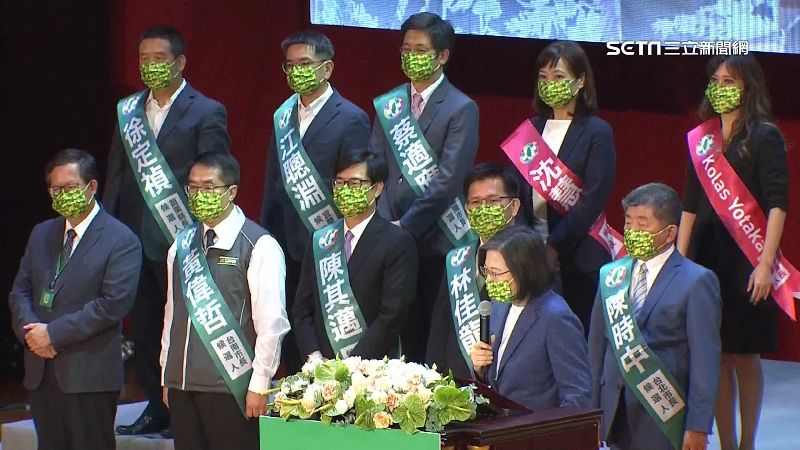 綠營全代會　18縣市首長參選人集結